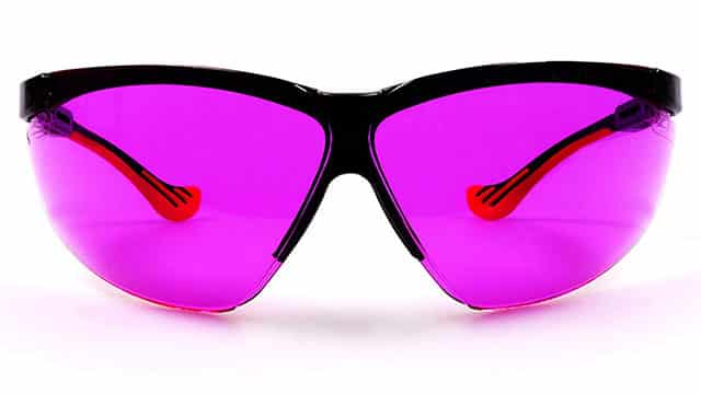 vino-optics-color-blind-glasses